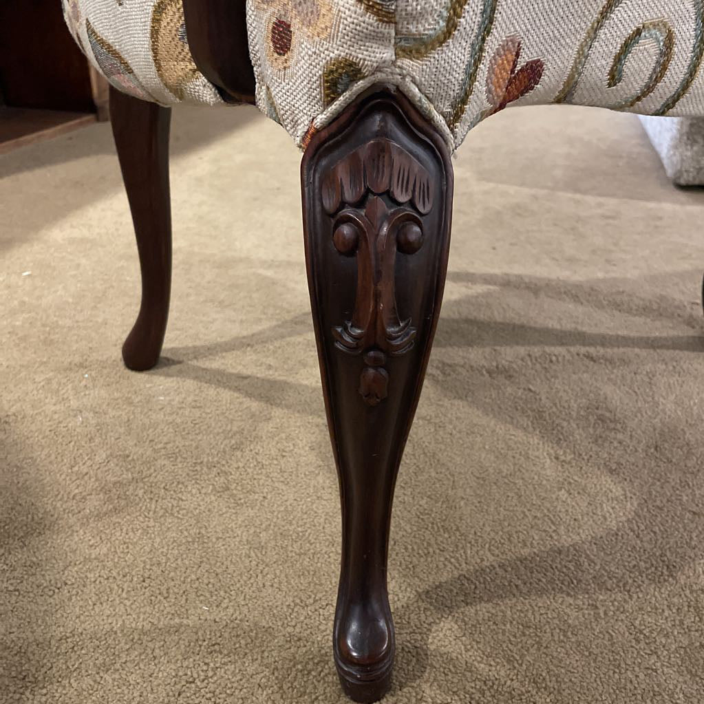 Victorian Style Carved Wood Leaf Patterned Chair U ACCENT CHAIRS