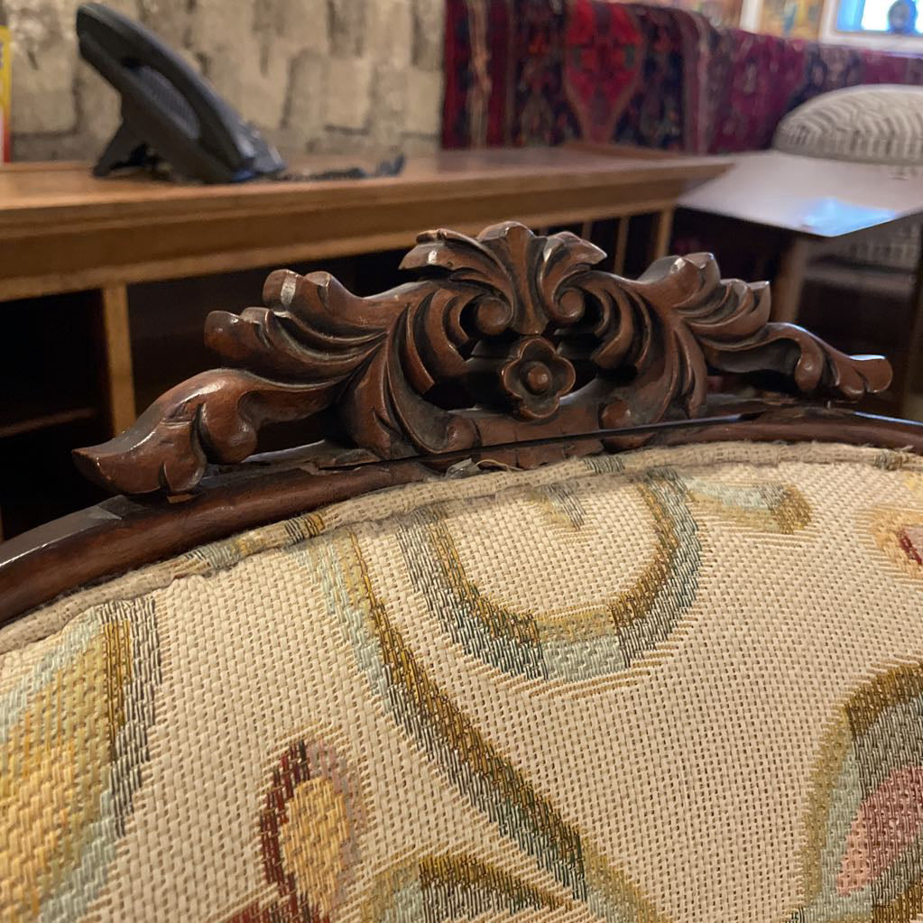 Victorian Style Carved Wood Leaf Patterned Chair U ACCENT CHAIRS