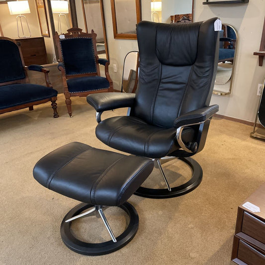 Ekornes Black Leather Medium Recliner & Ottoman U ACCENT CHAIRS