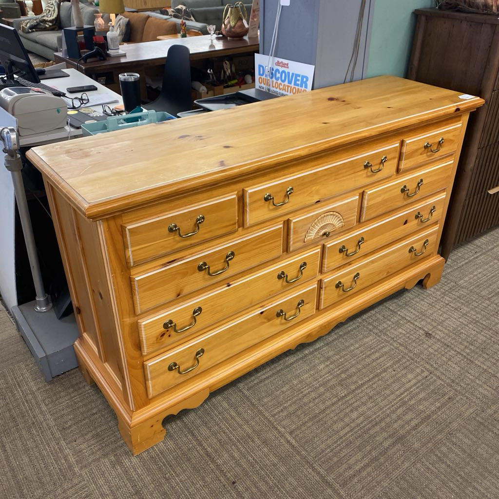 BROYHILL Traditional Pine Lowboy C LOWBOYS