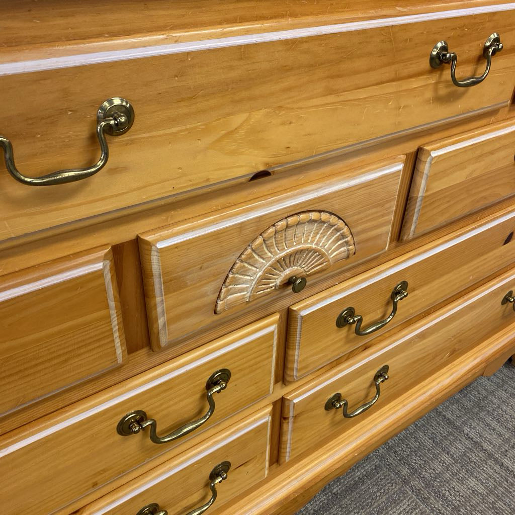 BROYHILL Traditional Pine Lowboy C LOWBOYS