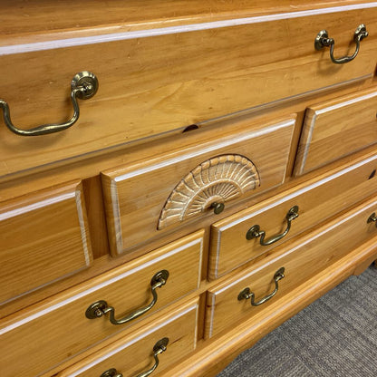 BROYHILL Traditional Pine Lowboy C LOWBOYS