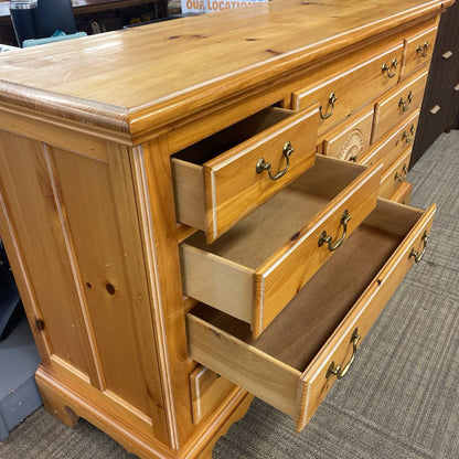 BROYHILL Traditional Pine Lowboy C LOWBOYS