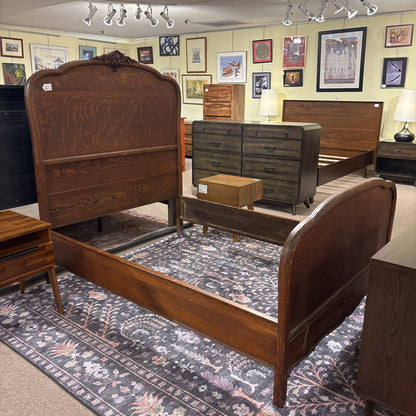 Antique Victorian Style Queen Bedframe C BED FRAMES