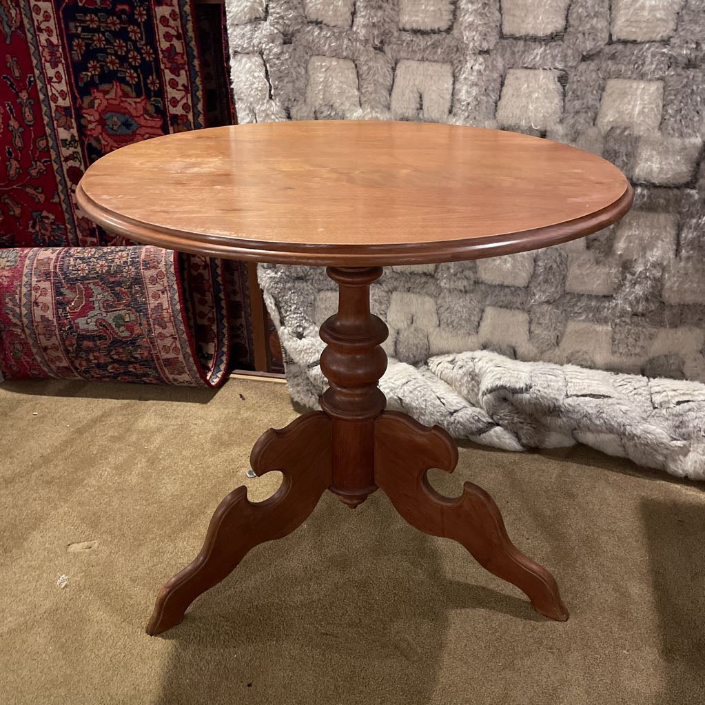 Walnut Round Pedestal Parlour Table with Flip Top C SIDE TABLES