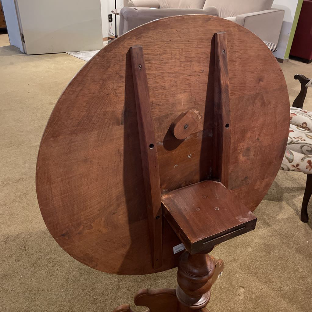Walnut Round Pedestal Parlour Table with Flip Top C SIDE TABLES