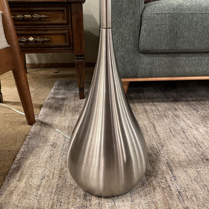 Teardrop Steel Floor Lamp