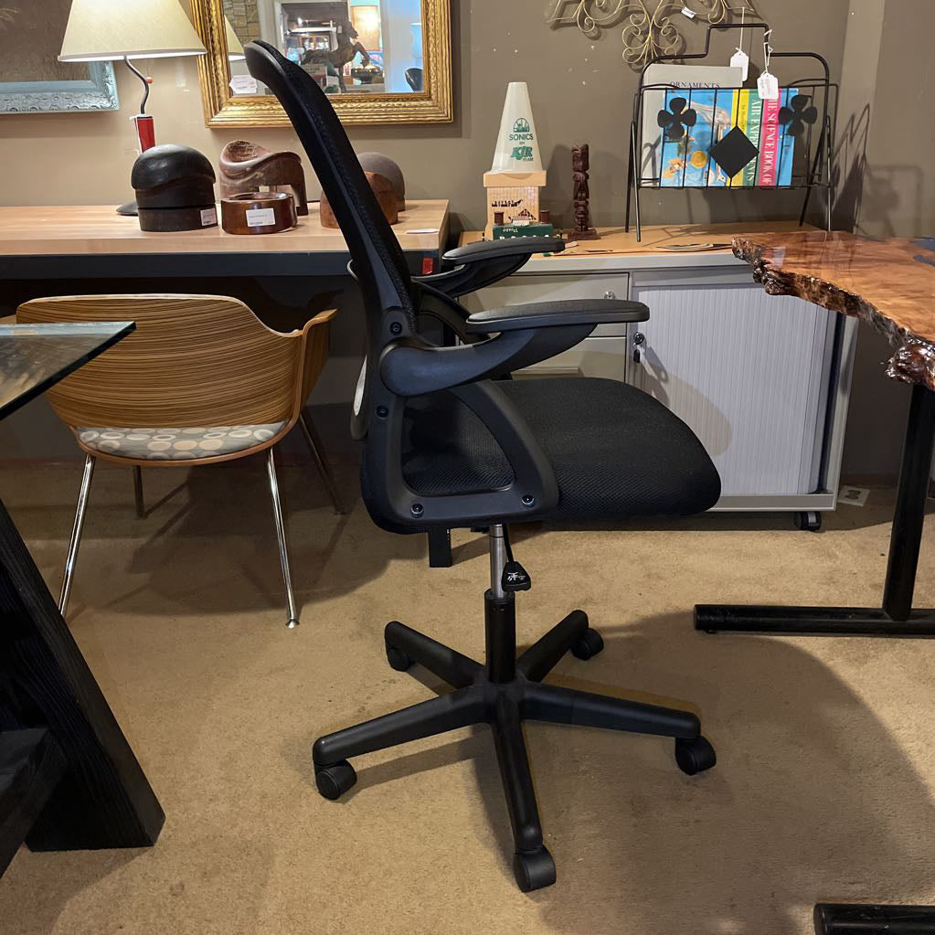 Black Mesh Back Adjustable Office Chair