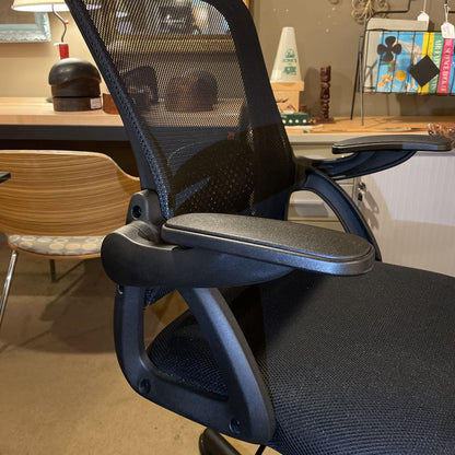 Black Mesh Back Adjustable Office Chair