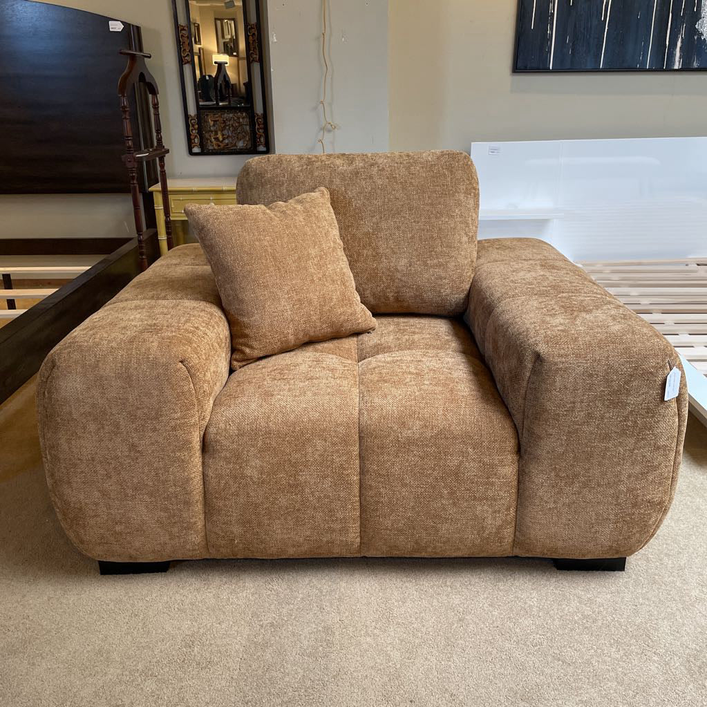 Amber Tufted Accent Chair U ACCENT CHAIRS