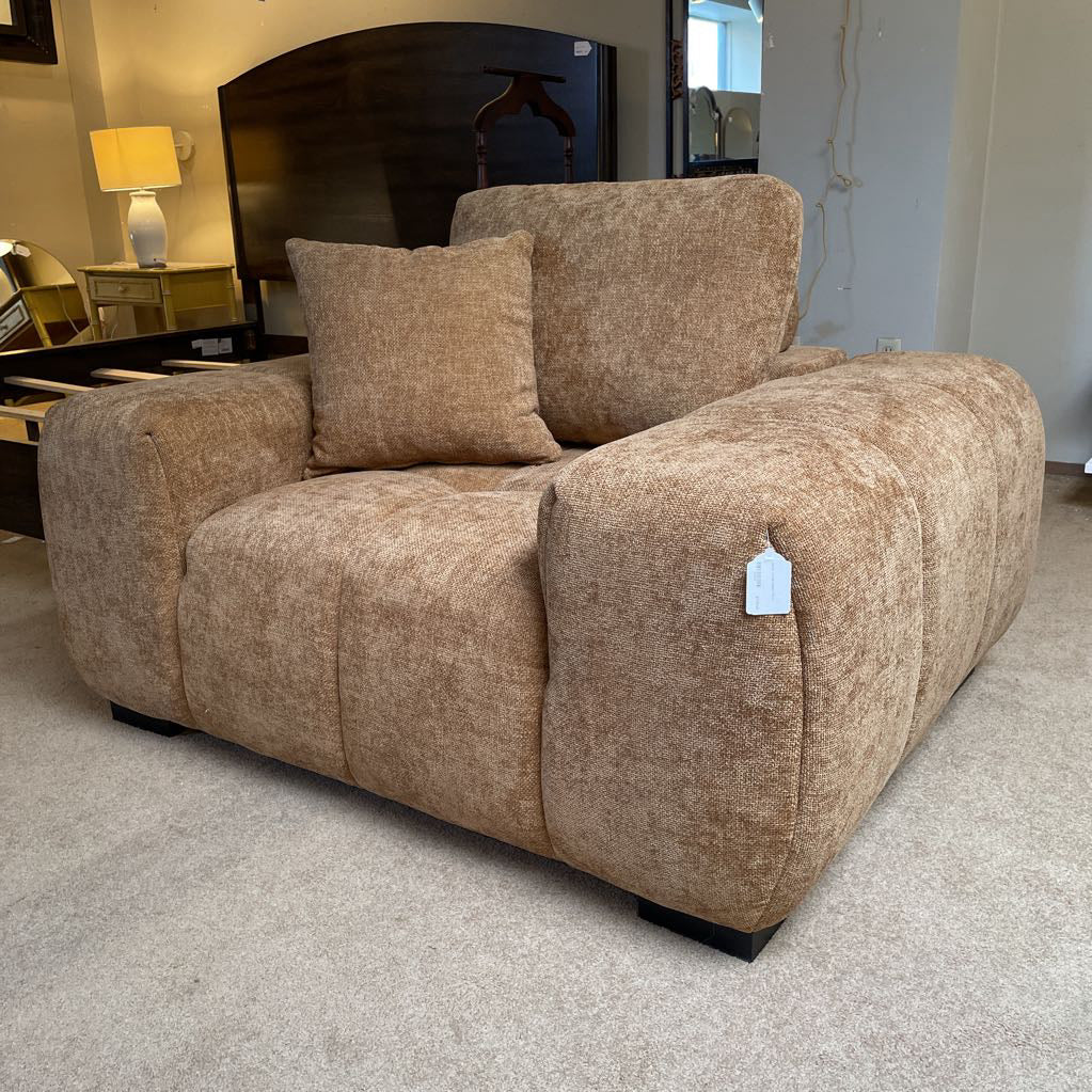 Amber Tufted Accent Chair U ACCENT CHAIRS