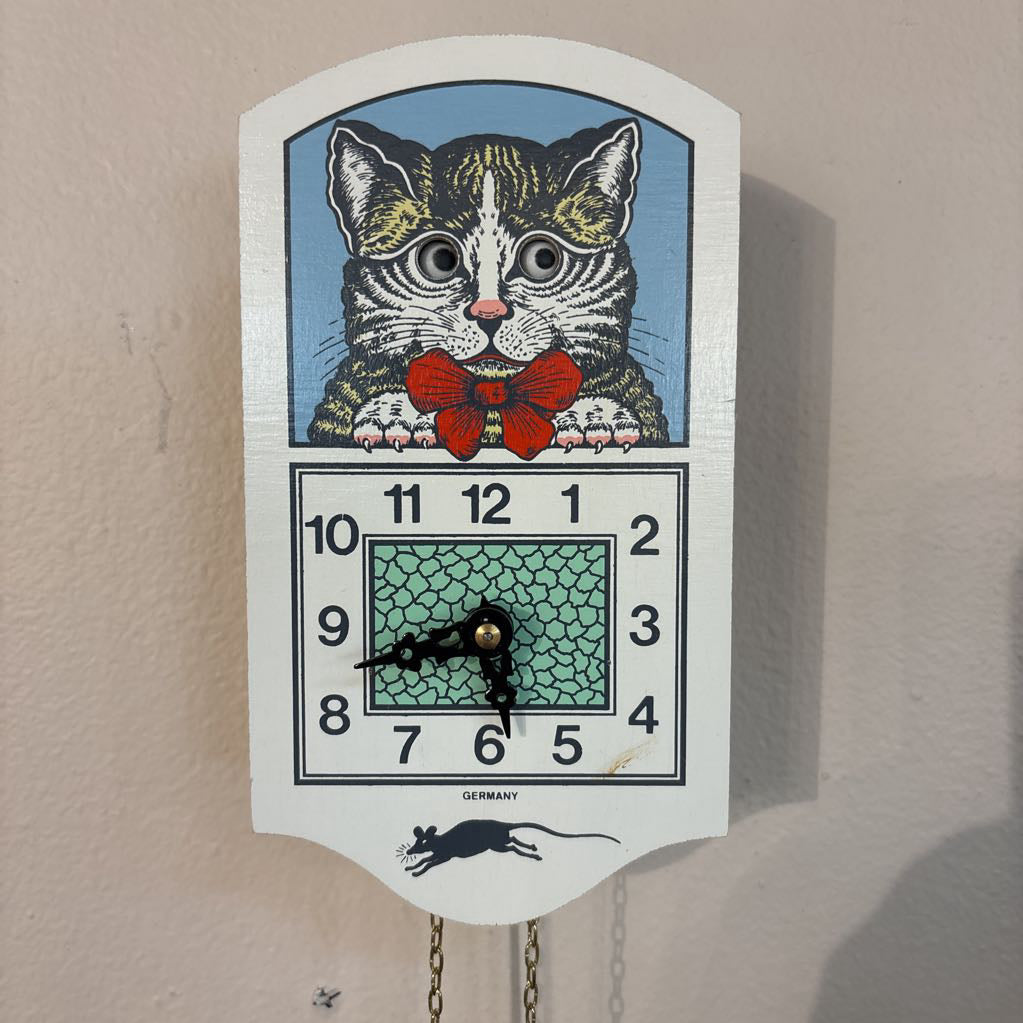German Cat Clock