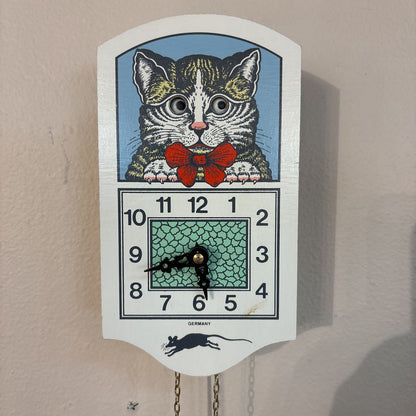 German Cat Clock
